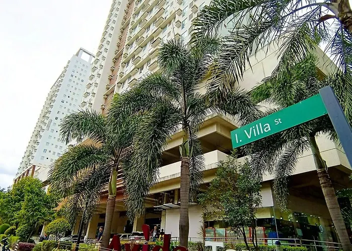 2114t2 Avida Towers It Park 2br Unit 2 Toilet 2 Tv *